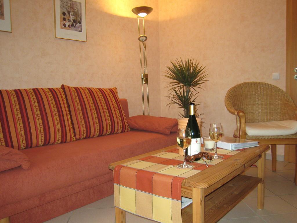 Sch Ne Wohnung In Der Moselregion Kinheim エクステリア 写真